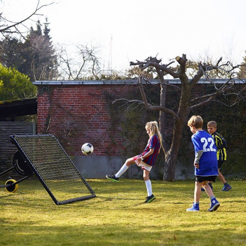 THE WORLD’S BEST FOOTBALL REBOUNDER 145x145cm