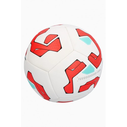 Nike Pitch 24
